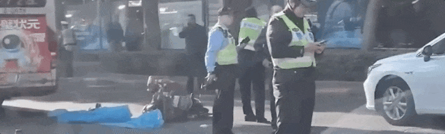 082911oqmy0rq1cjjy883f.gif