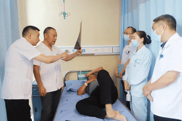 172236uzgguo6dzy7csymn.gif