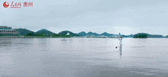 174307eq1ts2uq1iss6mgv.gif